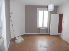 immeuble comprenant commerce de boulangerie et logement 