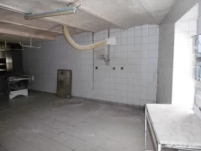 immeuble comprenant commerce de boulangerie et logement 