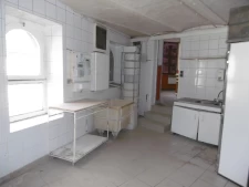 immeuble comprenant commerce de boulangerie et logement 