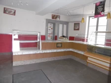 immeuble comprenant commerce de boulangerie et logement 