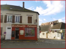 immeuble comprenant commerce de boulangerie et logement 
