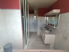 Maison très bon état avec sous sol et joli terrain sans vis 