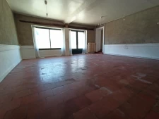 Ancien commerce, 110 m2 + 60m2, terrain de 1242m2