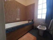 Centre Brulon, grande maison de 170m2, 5 chambres