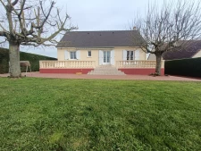 Maison très bon état avec sous sol et joli terrain sans vis 