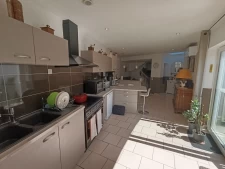 Centre proche commerce, parfait état