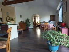 Vaste maison de bourg, 4 chambres, très joli jardin