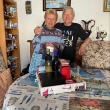 Remise du lot suite au Salon Vivre au Pays de Saint-Malo