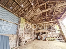 Maison de 1911 de 75 m2 avec  nombreuses dépendances sur 200