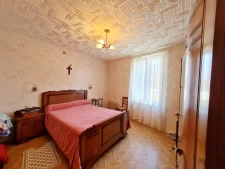 Maison de bourg avec dépendances à rénover