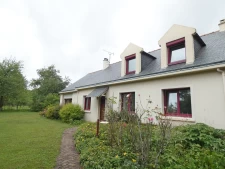 Maison 5 chambres et 1 Bureau de 250 m2 sur 2500 m2 de jardi