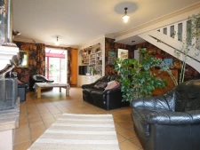 Maison 5 chambres et 1 Bureau de 250 m2 sur 2500 m2 de jardi