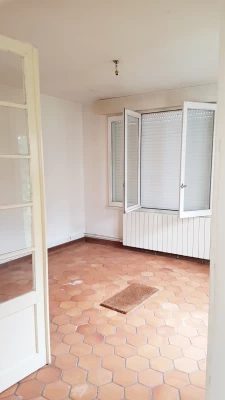 Maison de caractère de 66m2 + Chai de 22 m2 au coeur du vill