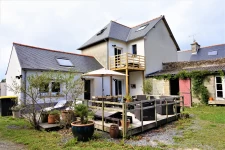 CHARMANTE MAISON RÉNOVÉE CLOS DE MUR