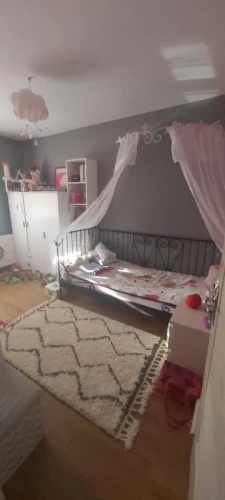 Maison proche commerces et bus et tram