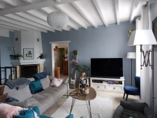 Grande Maison de 8 Chambres avec Potentiel d'Aménagement - I