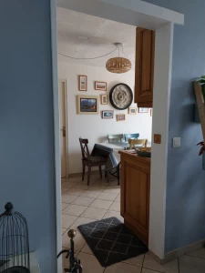 Grande Maison de 8 Chambres avec Potentiel d'Aménagement - I