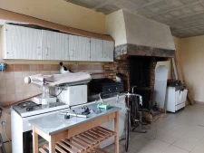 Grande Maison de 8 Chambres avec Potentiel d'Aménagement - I