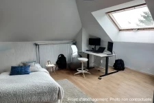 Grande Maison de 8 Chambres avec Potentiel d'Aménagement - I