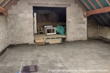 Grande Maison de 8 Chambres avec Potentiel d'Aménagement - I