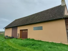 Grande Maison de 8 Chambres avec Potentiel d'Aménagement - I