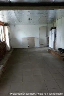 Grande Maison de 8 Chambres avec Potentiel d'Aménagement - I