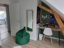 Grande Maison de 8 Chambres avec Potentiel d'Aménagement - I