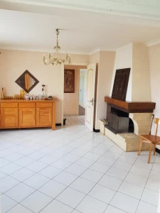 Maison sur terrain de plus de 850 m2