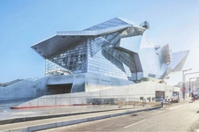 Estimer mon bien à Lyon : Pourquoi le quartier Confluence reste une valeur sûre ?