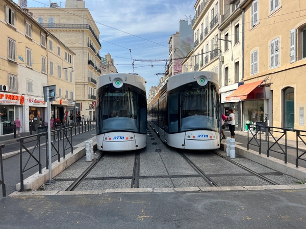 Castellane à Marseille : nouveau tramway, marché animé et immobilier en plein essor (6e arrondissement)