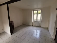  CHARMANTE MAISON CENTRE BOURG