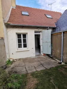  CHARMANTE MAISON CENTRE BOURG