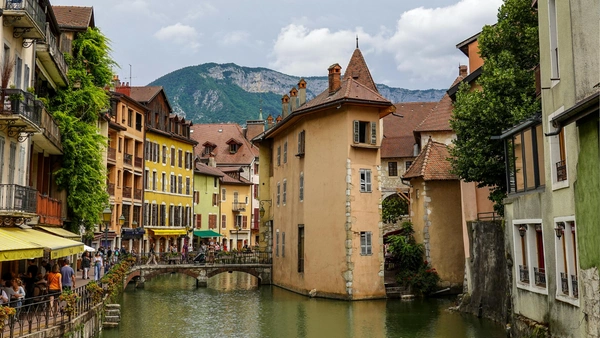 Pourquoi les investisseurs s’intéressent de plus en plus aux villes moyennes