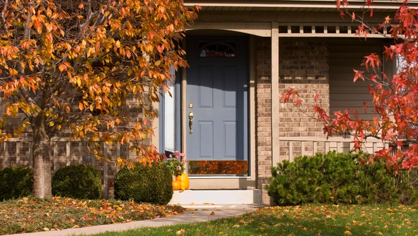 Visiter un bien en automne : 4 détails révélateurs à inspecter