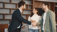 Comment choisir le bon agent immobilier ? 7 critères essentiels pour réussir votre vente