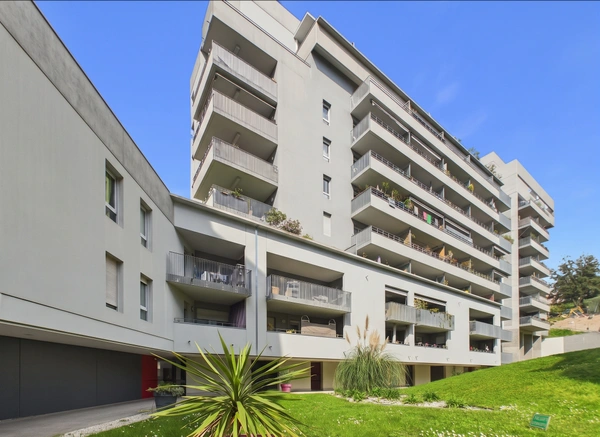 🏢🌴 Entre modernité et esprit village : Succès immobilier confirmé à Nice Méridia !