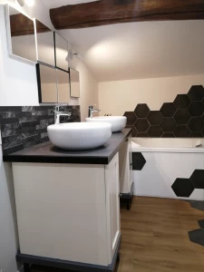 MAISON RESTAUREE 148 M2 AVEC JARDIN