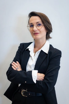 Bienvenue à Eloise Cury, nouvelle collaboratrice de l'agence Fredélion Paris 16 Auteuil