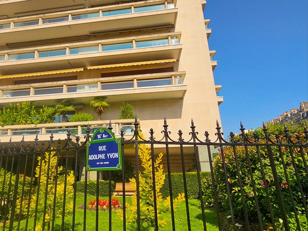 Rue Adolphe Yvon - Paris 16