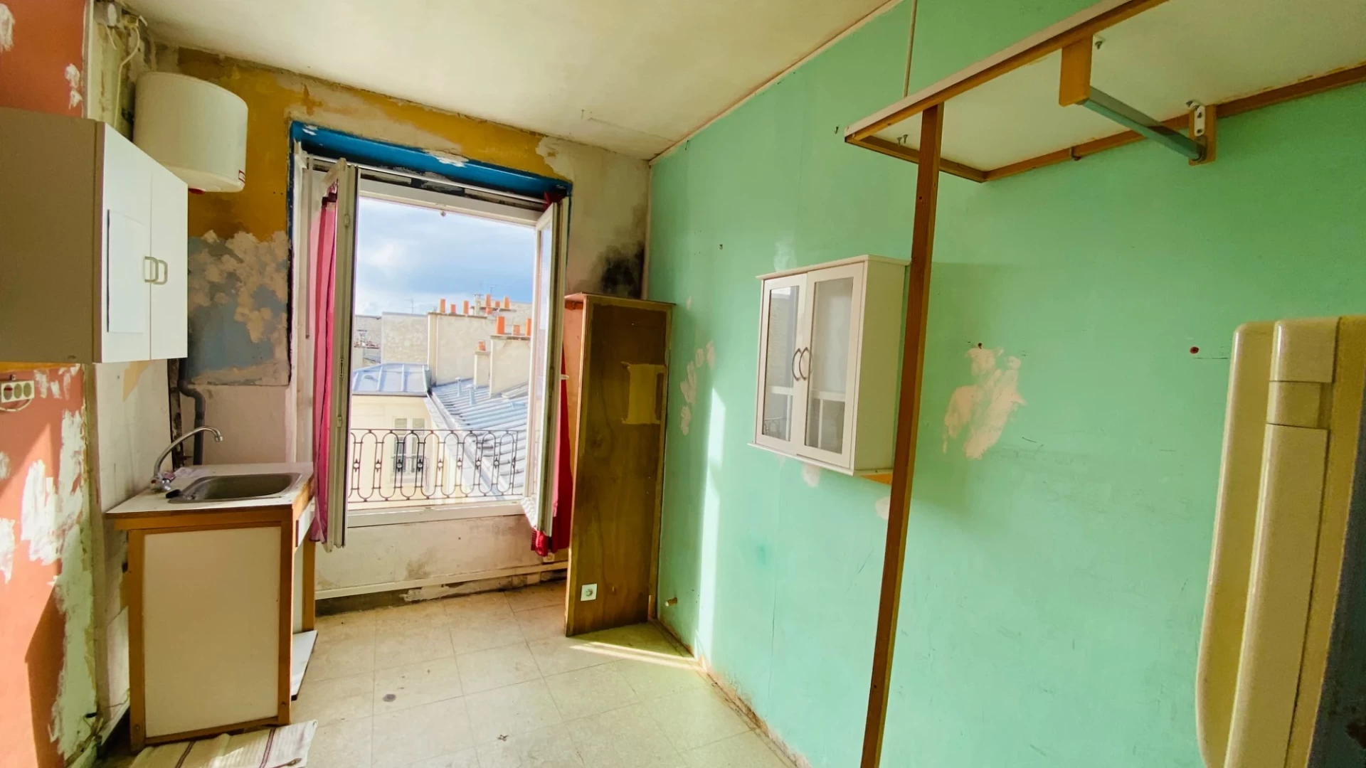 PARIS 10 - QUARTIER PORTE SAINT-DENIS - STUDIO 1