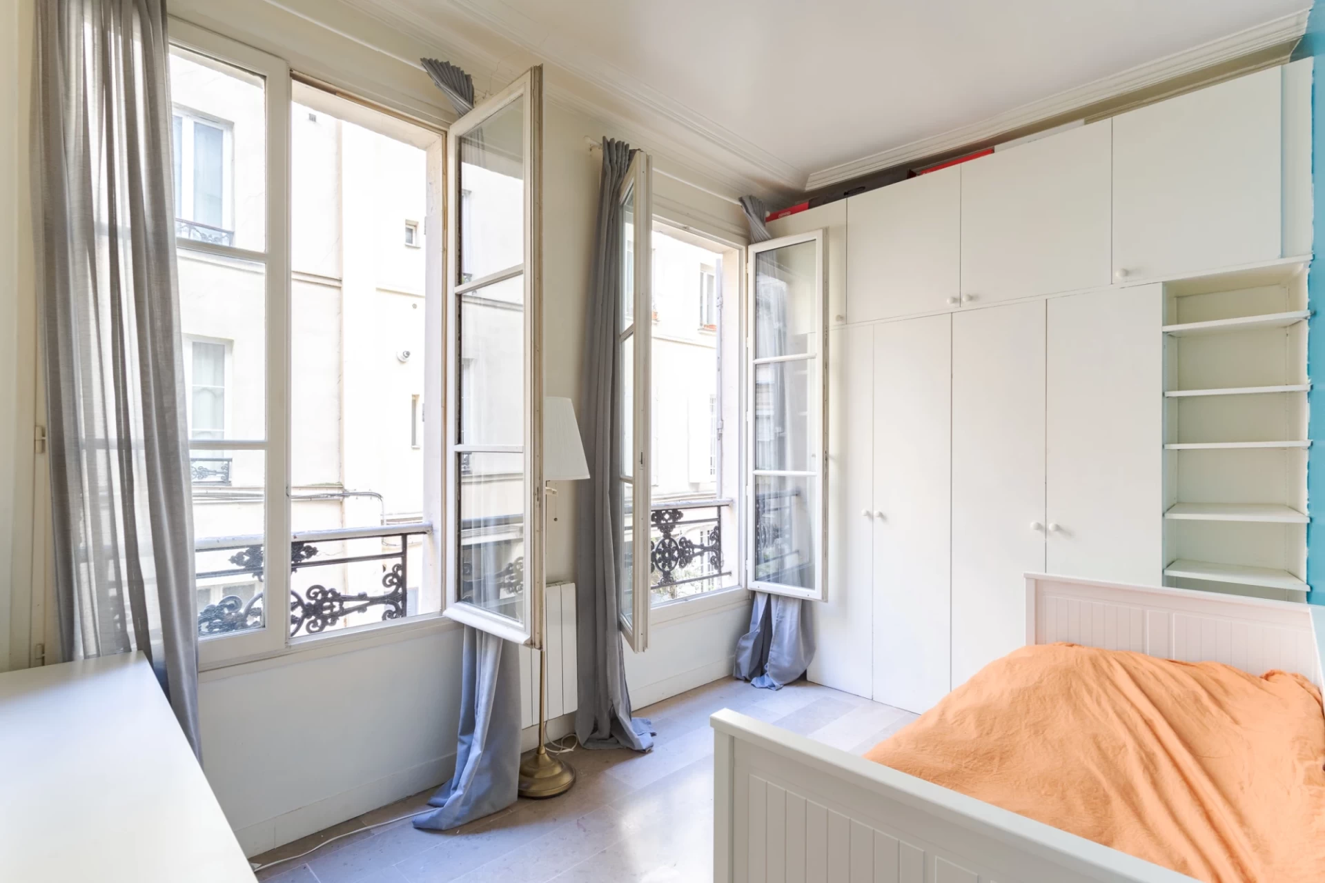 PARIS 10 - QUARTIER PORTE SAINT-MARTIN - APPARTEMENT 3 PIÈCES 2