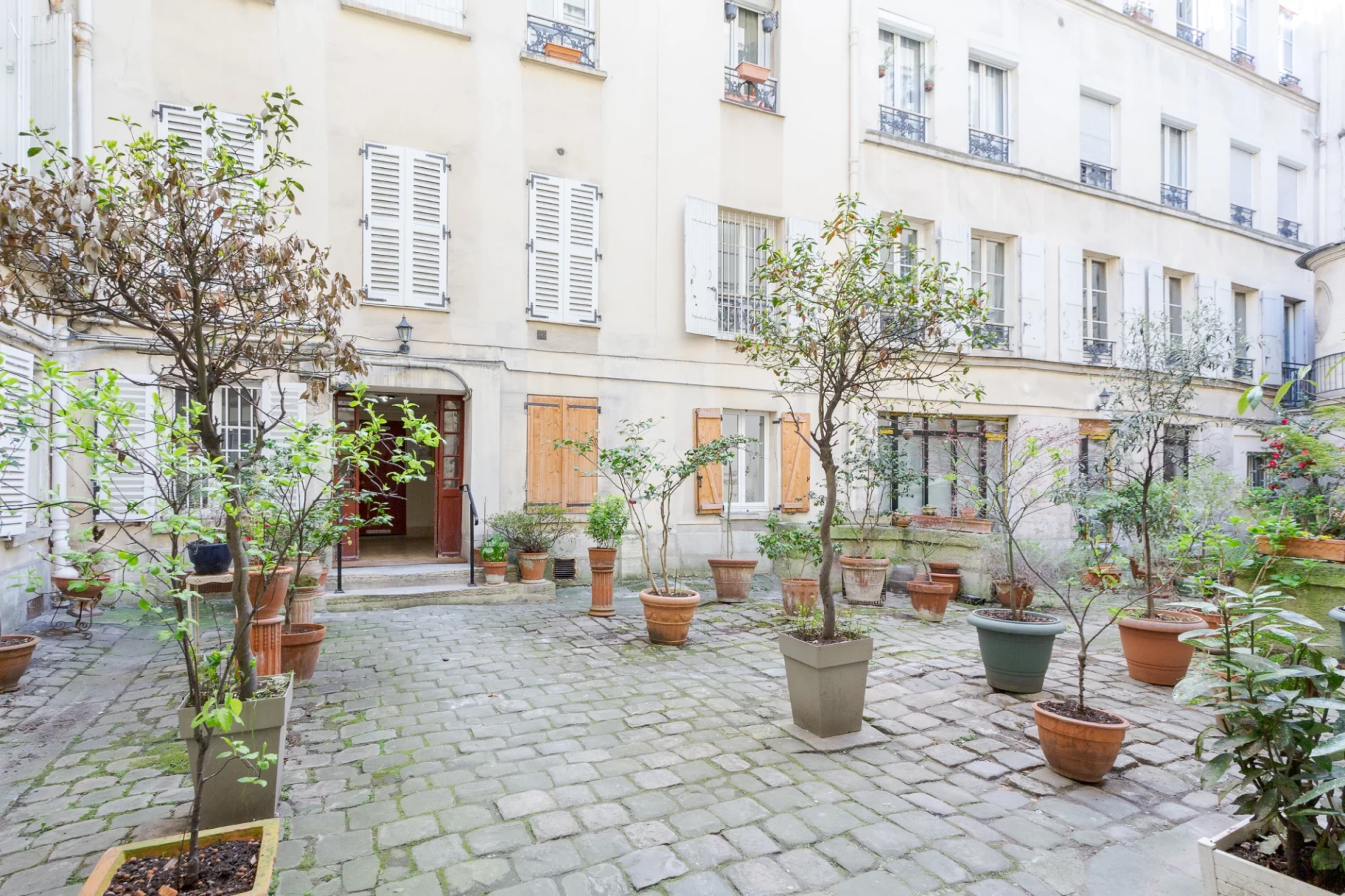 PARIS 10 - QUARTIER PORTE SAINT-MARTIN - APPARTEMENT 3 PIÈCES 3