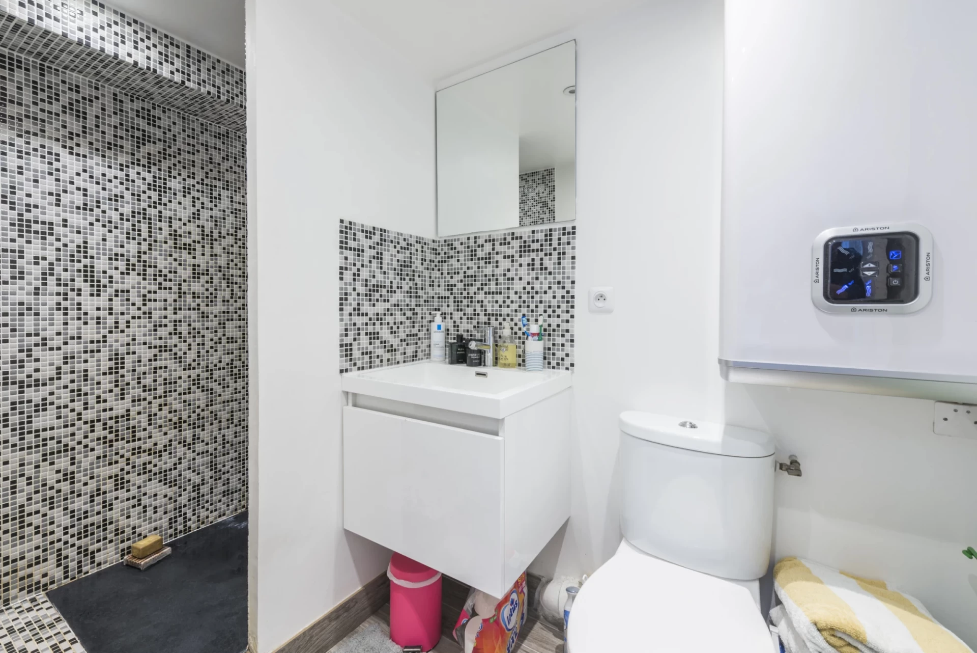 PARIS 10 - QUARTIER PORTE SAINT-DENIS - APPARTEMENT 2 PIÈCES 6