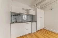 PARIS 10 - PORTE SAINT-MARTIN - STUDIO 5