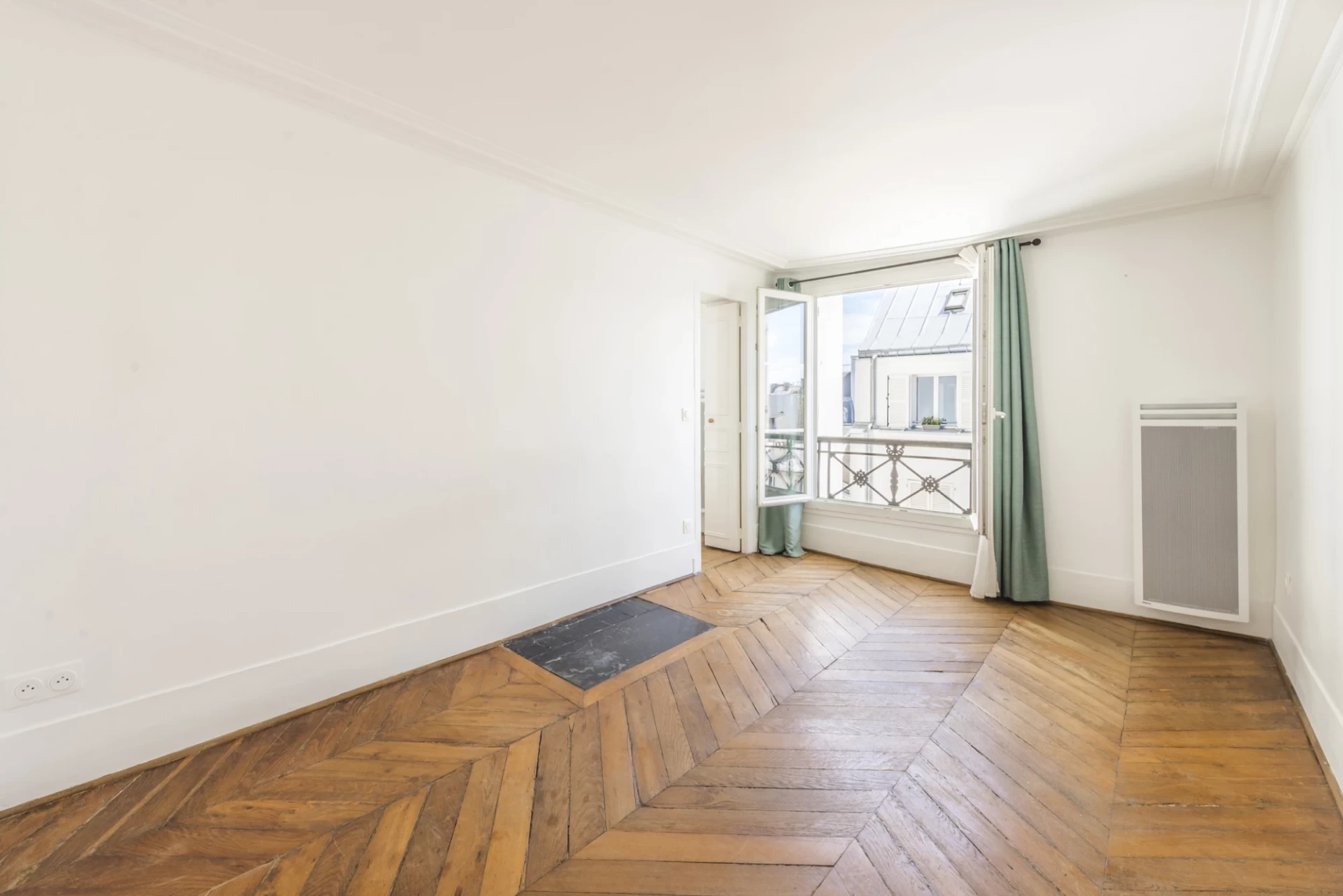 PARIS 10 - QUARTIER PORTE SAINT-DENIS - 3 PIÈCES 1