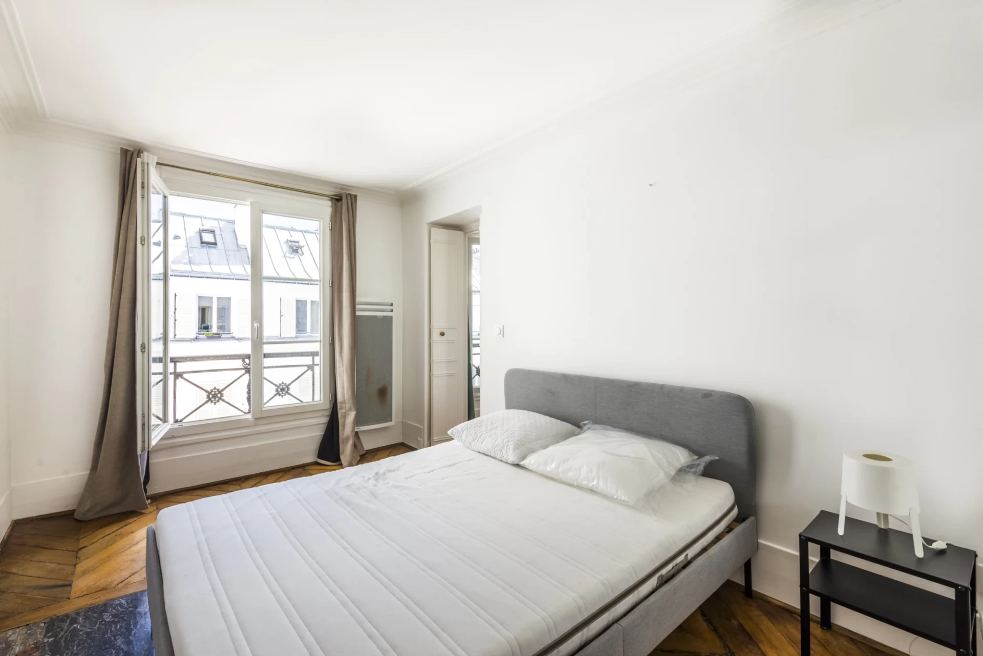 PARIS 10 - QUARTIER PORTE SAINT-DENIS - 3 PIÈCES 6