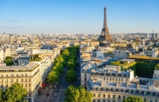 Investir à Paris ou à Brest : pourquoi le long terme ne se joue pas sur cinq ans