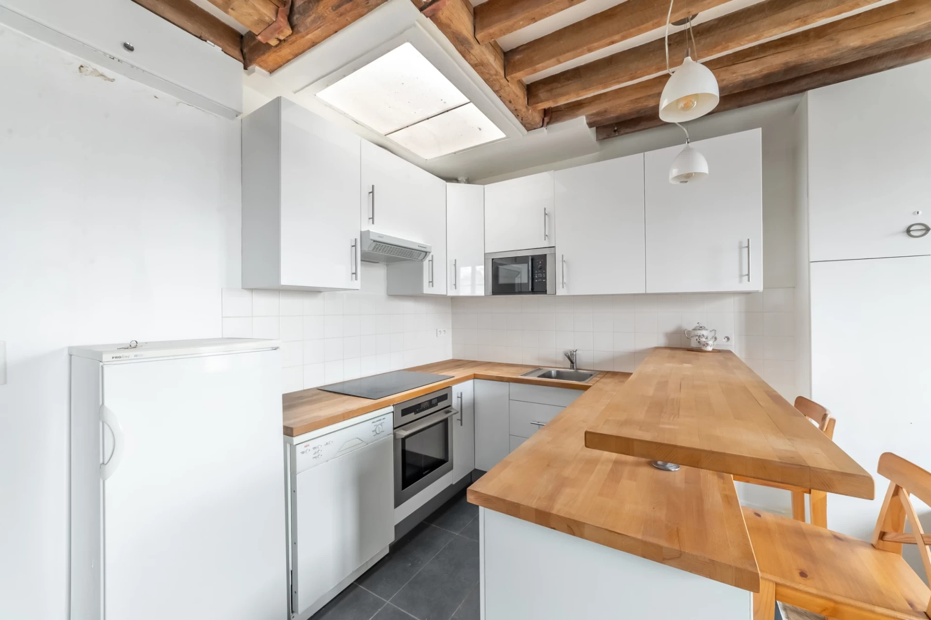 PARIS 10 - QUARITER PORTE SAINT-MARTIN - APPARTEMENT 2 PIÈCES 2