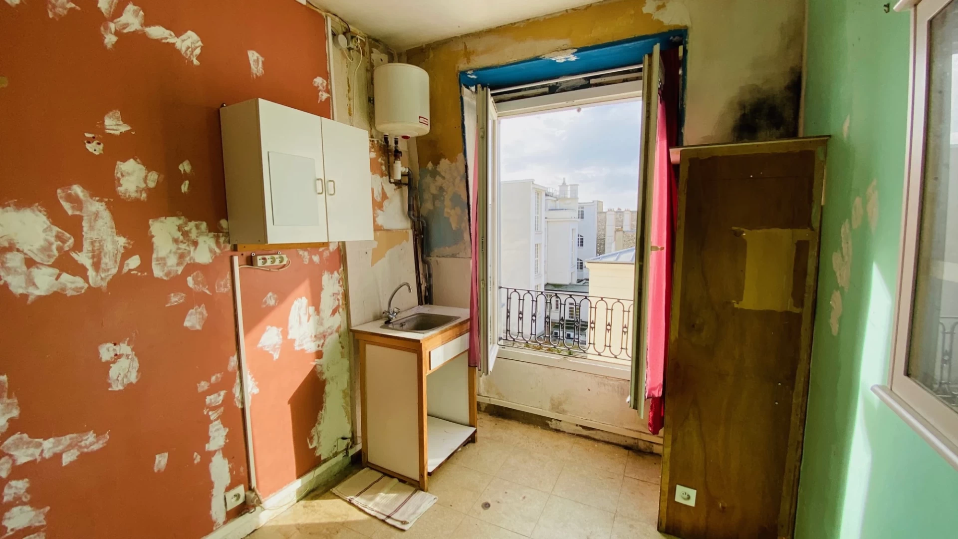 PARIS 10 - QUARTIER PORTE SAINT-DENIS - STUDIO 3