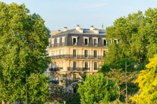 Canicule : les aménagements qui valorisent aujourd'hui un bien immobilier à Paris
